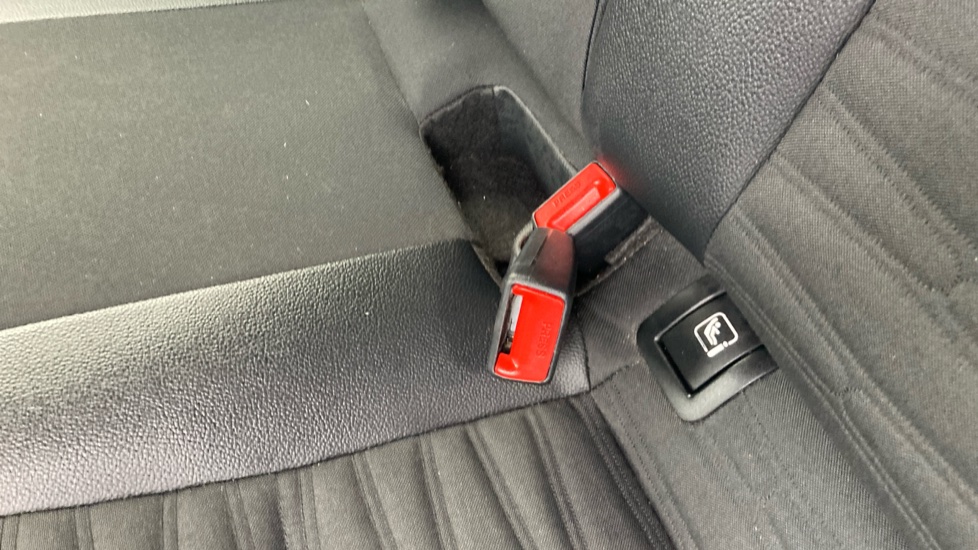 Kia Ceed 1.5T GDi ISG GT-Line 5dr Petrol Hatchback - Image 17