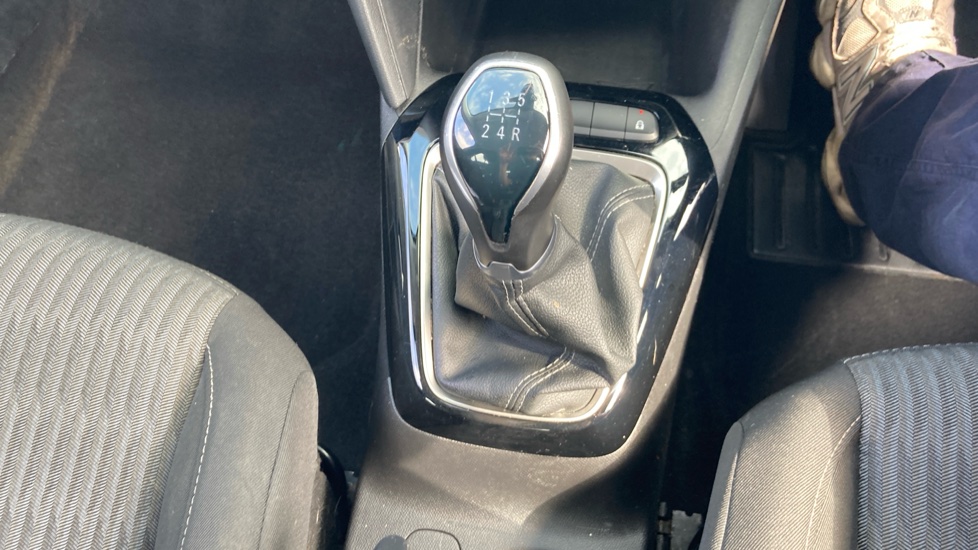 Vauxhall Corsa 1.2 Design 5dr Petrol Hatchback - Image 13