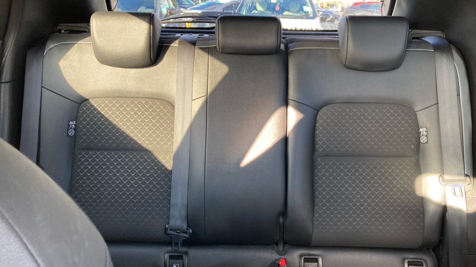 Nissan Juke 1.6 Hybrid N-Connecta 5dr Auto Hybrid Hatchback - Image 15
