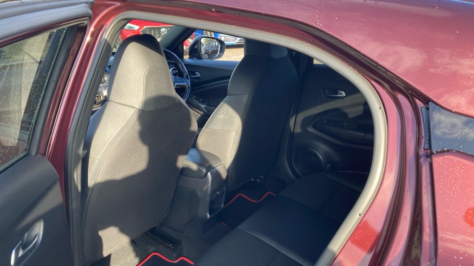 Nissan Juke 1.6 Hybrid N-Connecta 5dr Auto Hybrid Hatchback - Image 16