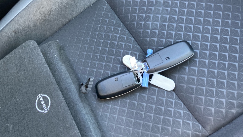 Nissan Juke 1.6 Hybrid N-Connecta 5dr Auto Hybrid Hatchback - Image 20