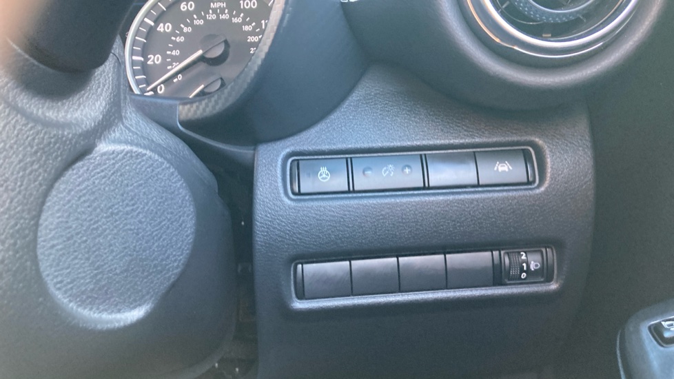Nissan Juke 1.6 Hybrid N-Connecta 5dr Auto Hybrid Hatchback - Image 24