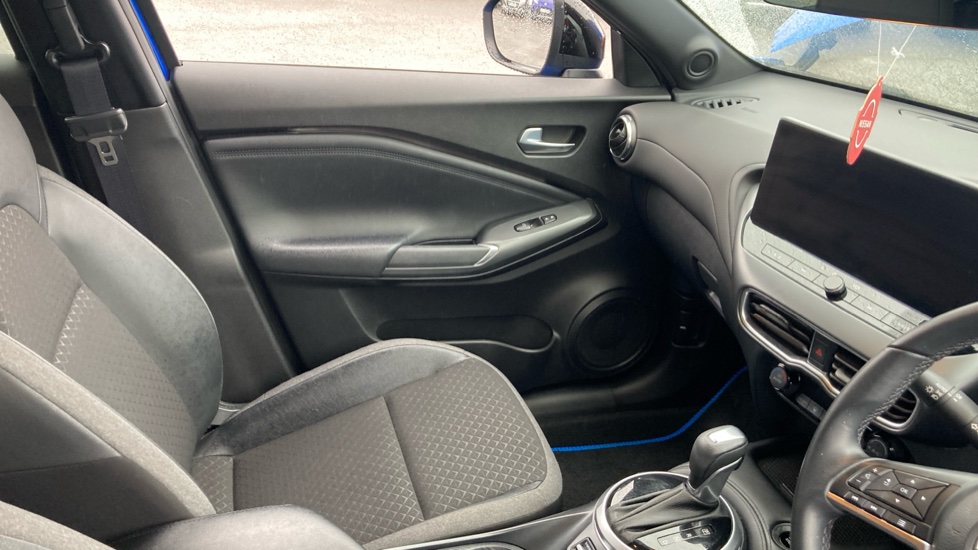 Nissan Juke 1.6 Hybrid N-Connecta 5dr Auto Hybrid Hatchback - Image 14