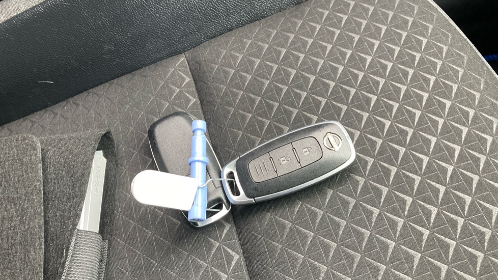 Nissan Juke 1.6 Hybrid N-Connecta 5dr Auto Hybrid Hatchback - Image 20