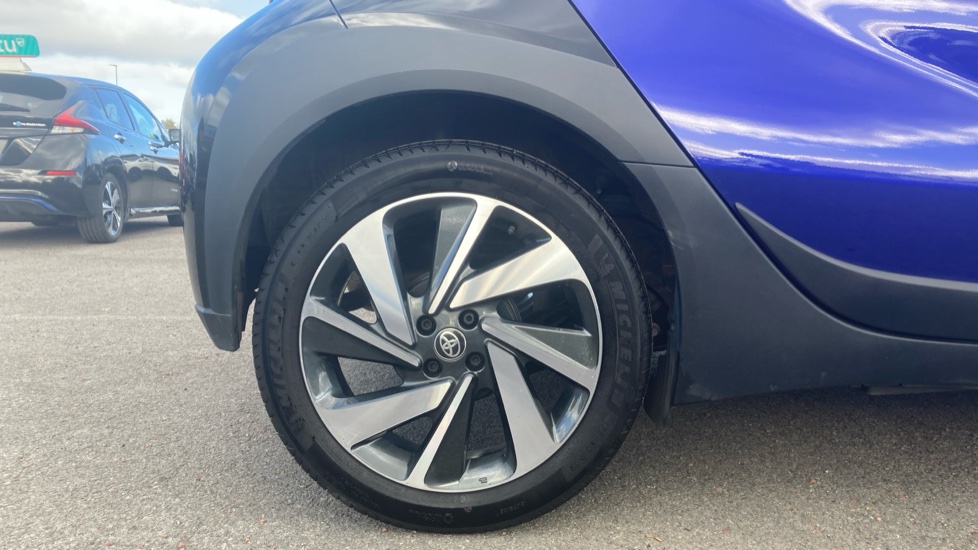 Toyota Aygo X 1.0 VVT-i Edge 5dr Petrol Hatchback - Image 7