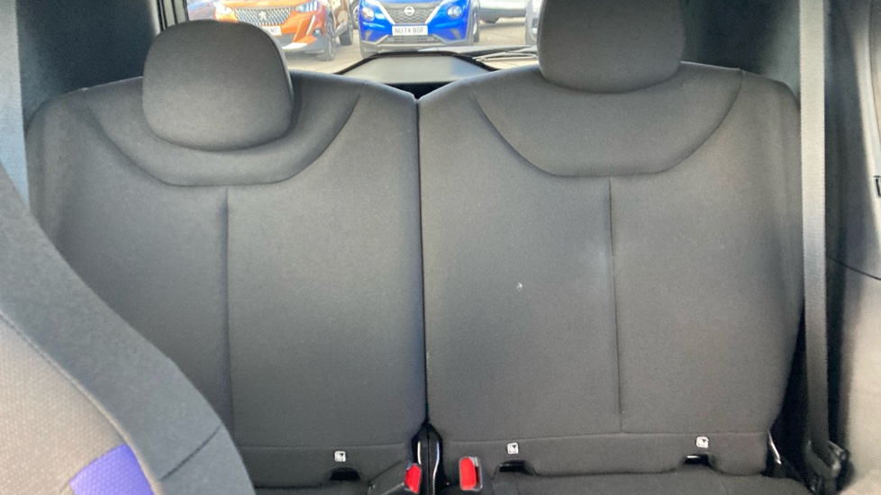 Toyota Aygo X 1.0 VVT-i Edge 5dr Petrol Hatchback - Image 15