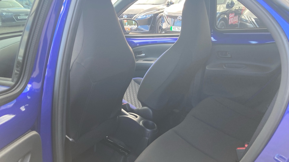 Toyota Aygo X 1.0 VVT-i Edge 5dr Petrol Hatchback - Image 16