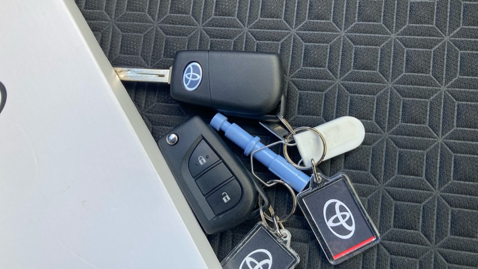 Toyota Aygo X 1.0 VVT-i Edge 5dr Petrol Hatchback - Image 20