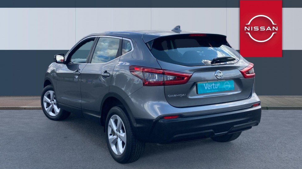 Nissan Qashqai 1.3 DiG-T Acenta Premium 5dr Petrol Hatchback - Image 2