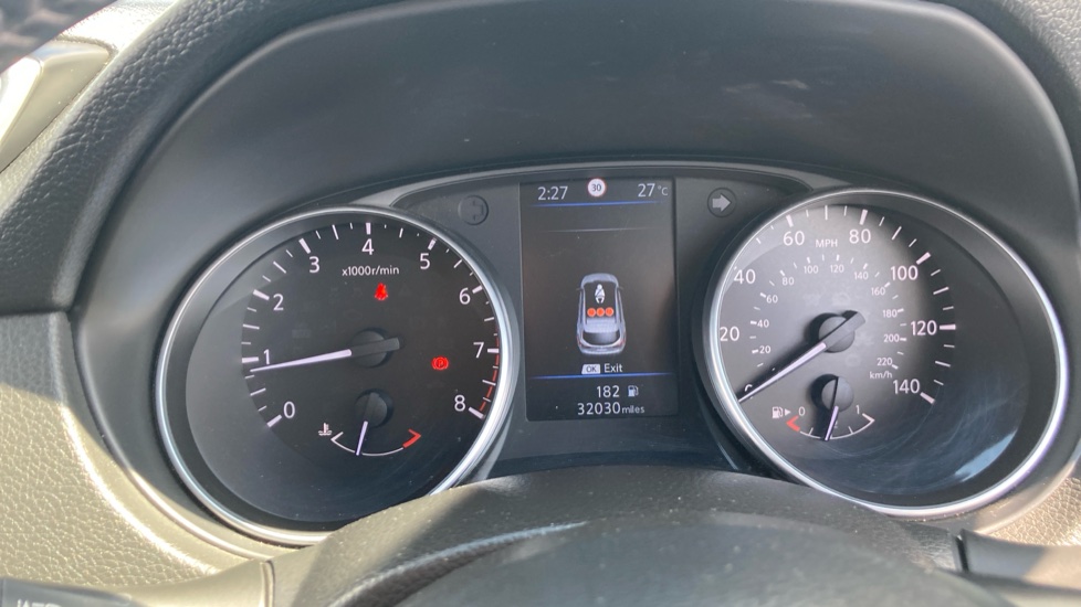 Nissan Qashqai 1.3 DiG-T Acenta Premium 5dr Petrol Hatchback - Image 18