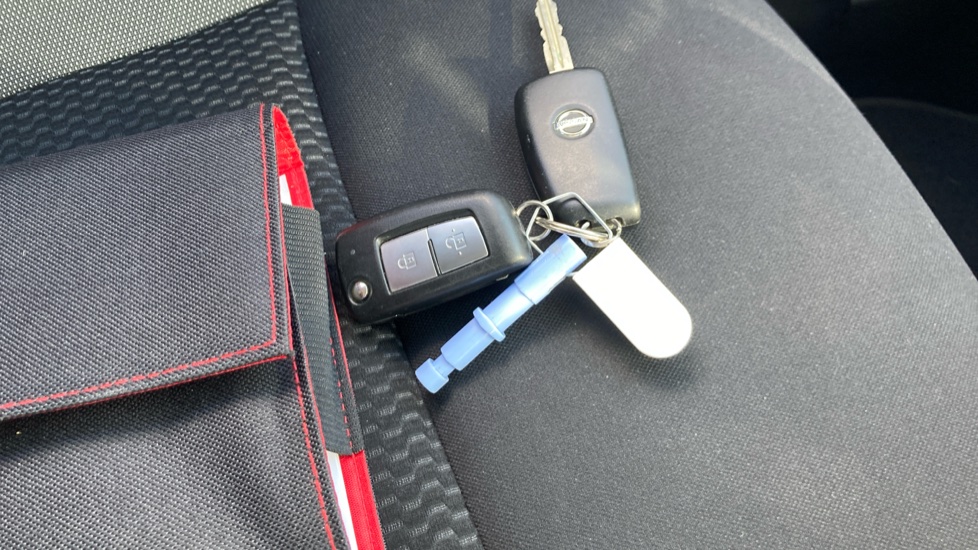 Nissan Qashqai 1.3 DiG-T Acenta Premium 5dr Petrol Hatchback - Image 20