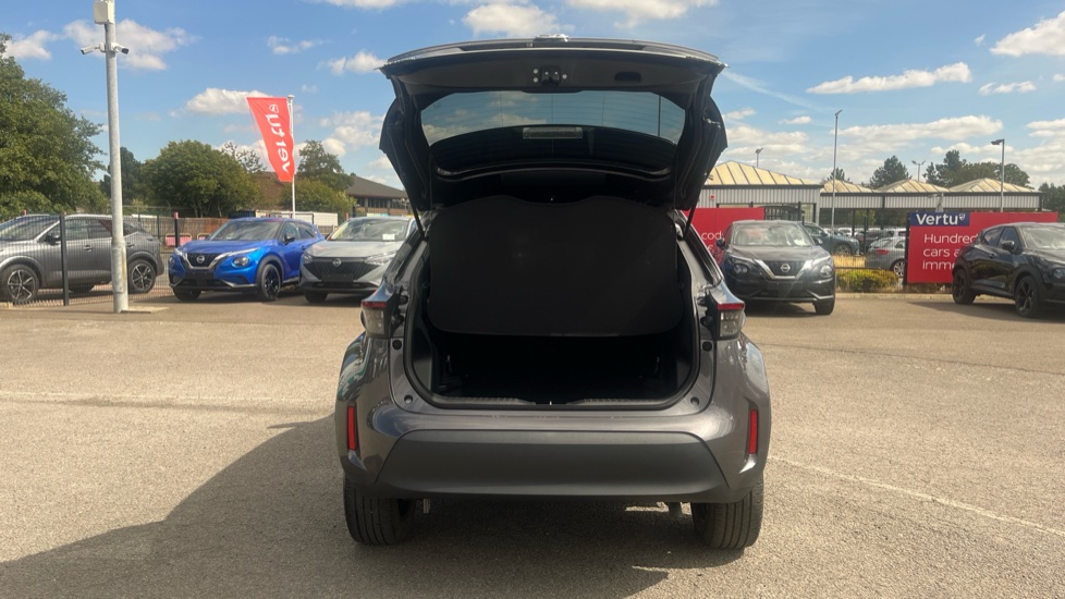Toyota Yaris Cross 1.5 Hybrid Design 5dr CVT Hybrid Estate - Image 4