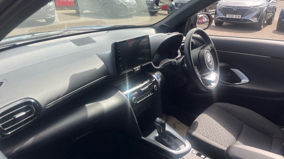 Toyota Yaris Cross 1.5 Hybrid Design 5dr CVT Hybrid Estate - Image 9