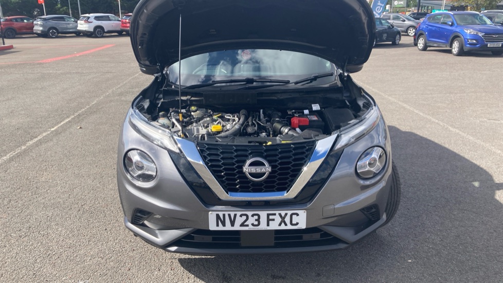 Nissan Juke 1.0 DiG-T 114 N-Connecta 5dr DCT Petrol Hatchback - Image 8