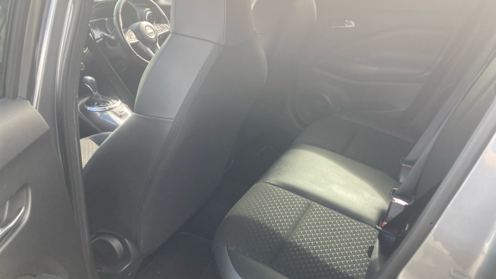 Nissan Juke 1.0 DiG-T 114 N-Connecta 5dr DCT Petrol Hatchback - Image 16