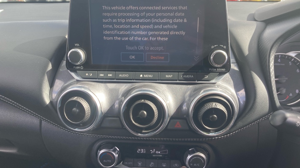 Nissan Juke 1.0 DiG-T 114 N-Connecta 5dr DCT Petrol Hatchback - Image 21