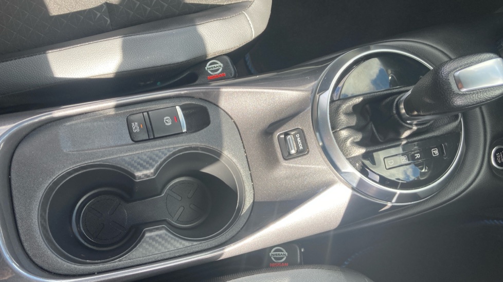Nissan Juke 1.0 DiG-T 114 N-Connecta 5dr DCT Petrol Hatchback - Image 23