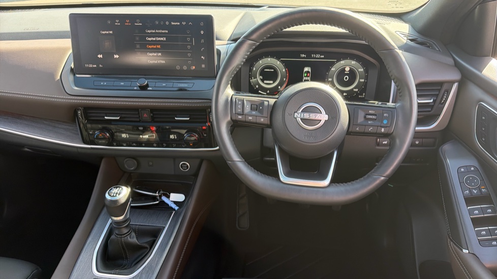 Nissan Qashqai 1.3 DiG-T MH Tekna 5dr Petrol Hatchback - Image 10