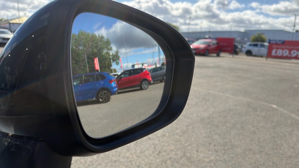 Nissan Qashqai 1.3 DiG-T MH Tekna 5dr Petrol Hatchback - Image 30