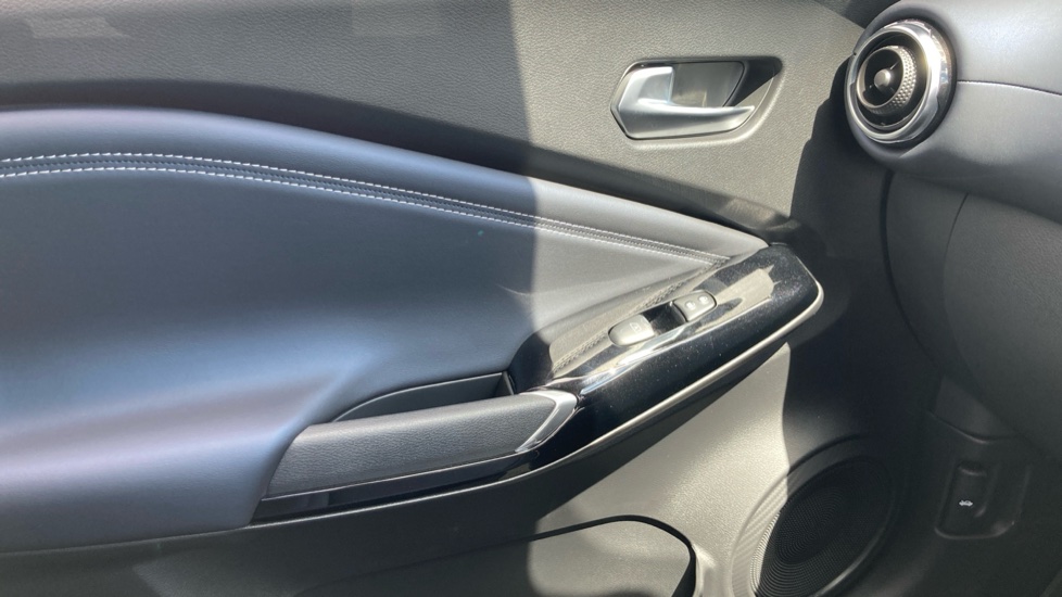 Nissan Juke 1.6 Hybrid Pulse Edition 5dr Auto Hybrid Hatchback - Image 25