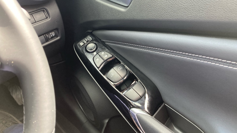 Nissan Juke 1.6 Hybrid Pulse Edition 5dr Auto Hybrid Hatchback - Image 29