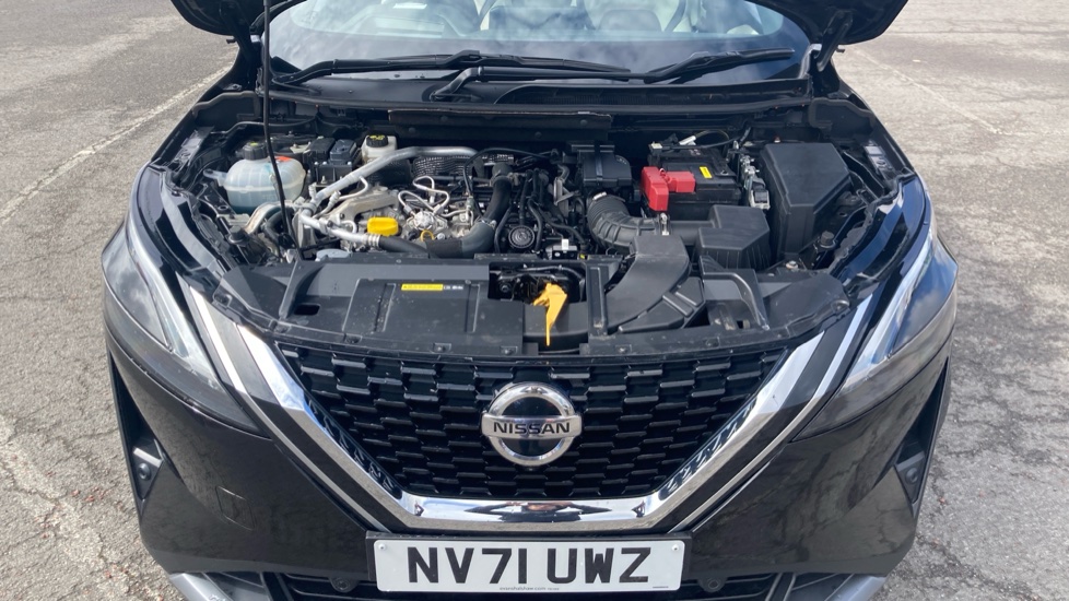 Nissan Qashqai 1.3 DiG-T MH 158 Tekna 5dr Xtronic Petrol Hatchback - Image 8