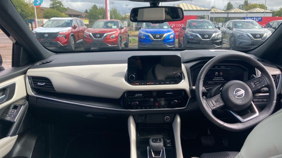 Nissan Qashqai 1.3 DiG-T MH 158 Tekna 5dr Xtronic Petrol Hatchback - Image 10