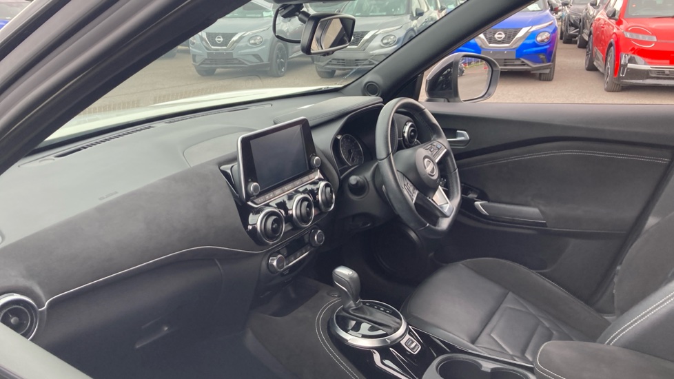 Nissan Juke 1.0 DiG-T 114 Tekna+ 5dr DCT Petrol Hatchback - Image 9
