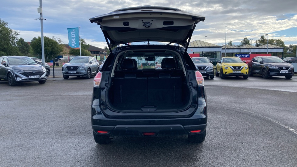 Nissan X-Trail 1.6 dCi Tekna 5dr 4WD [7 Seat] Diesel Station Wagon - Image 4