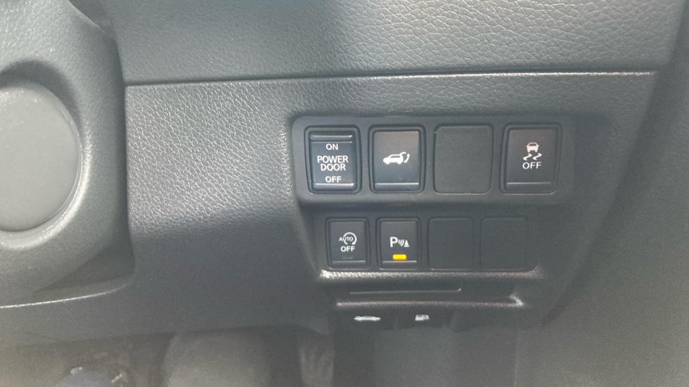 Nissan X-Trail 1.6 dCi Tekna 5dr 4WD [7 Seat] Diesel Station Wagon - Image 26