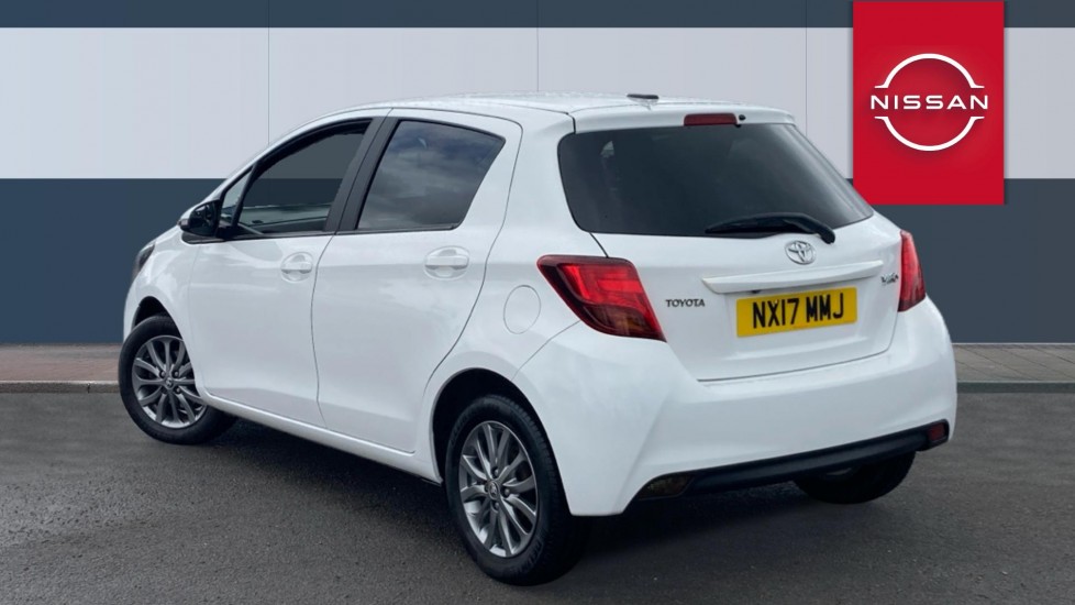 Toyota Yaris 1.33 VVT-i Icon 5dr Petrol Hatchback - Image 2