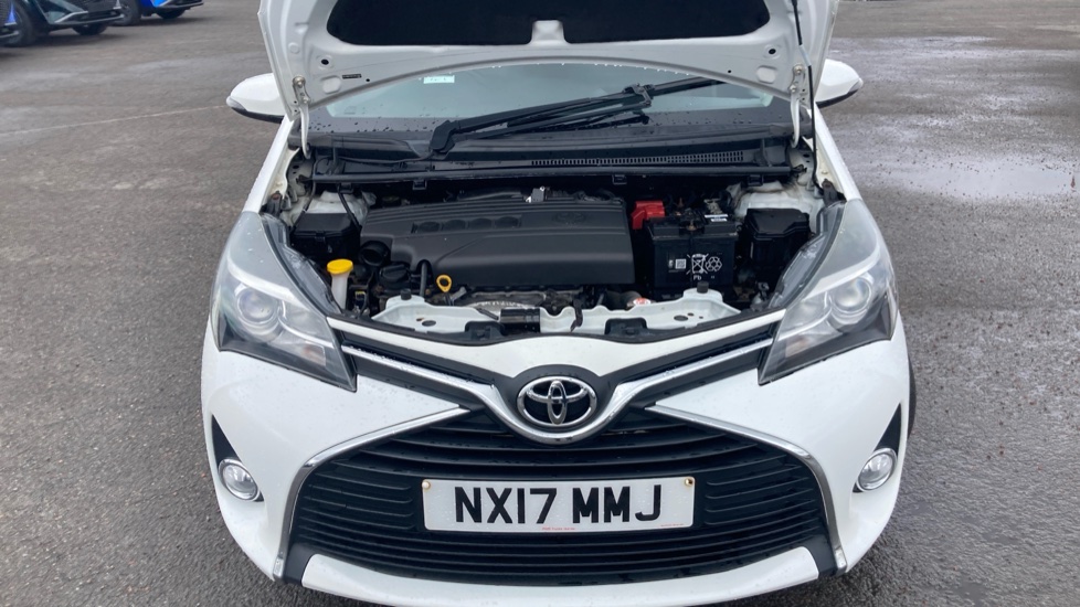 Toyota Yaris 1.33 VVT-i Icon 5dr Petrol Hatchback - Image 8