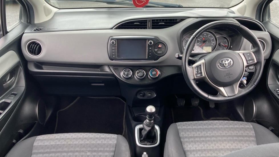 Toyota Yaris 1.33 VVT-i Icon 5dr Petrol Hatchback - Image 10