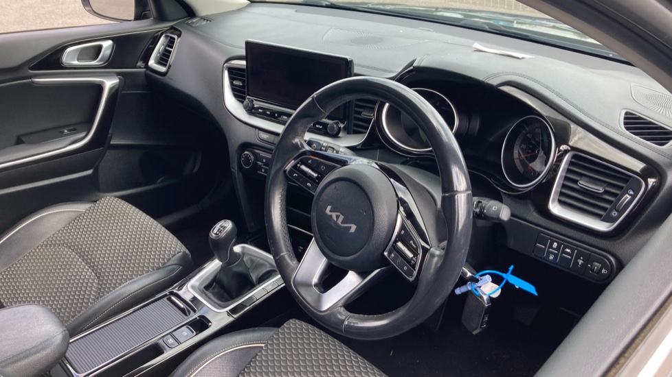 Kia Xceed 1.0T GDi ISG Connect 5dr Petrol Hatchback - Image 11