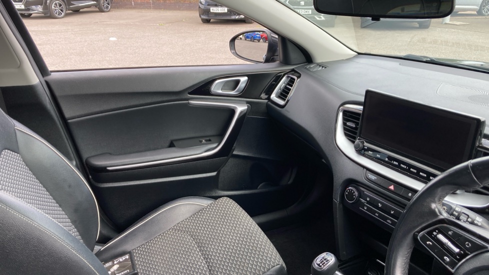 Kia Xceed 1.0T GDi ISG Connect 5dr Petrol Hatchback - Image 14
