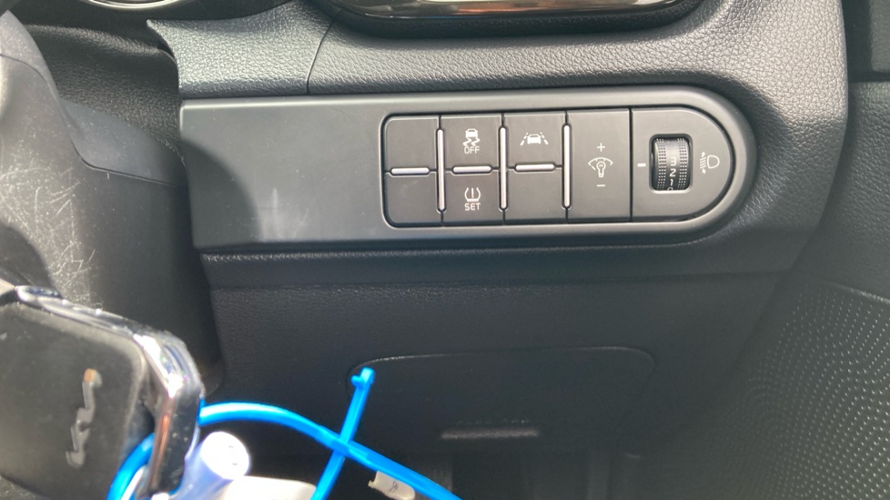Kia Xceed 1.0T GDi ISG Connect 5dr Petrol Hatchback - Image 25