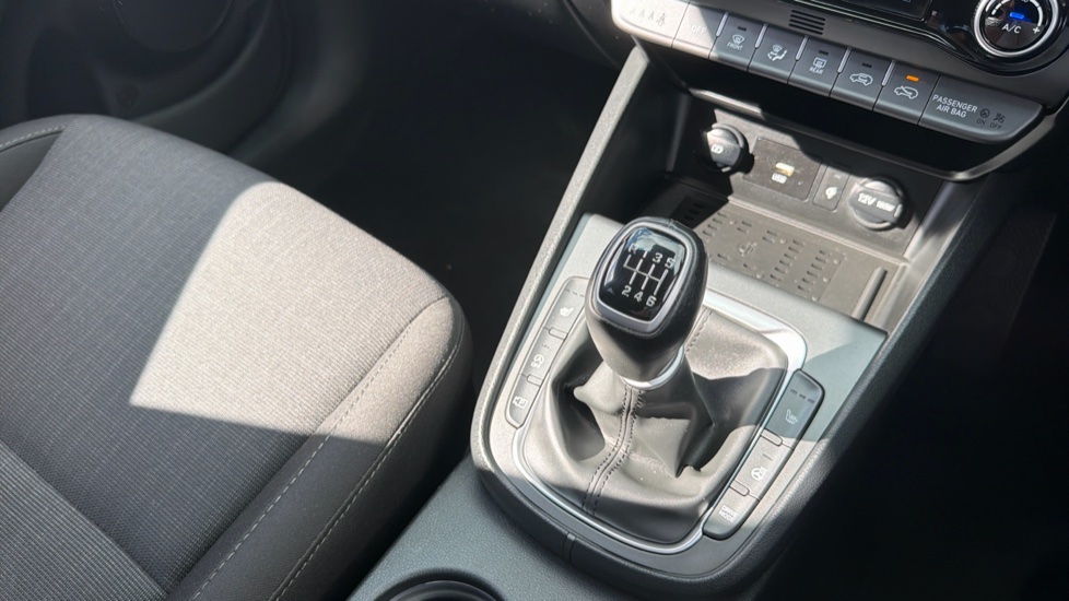 Hyundai KONA 1.0 TGDi 48V MHEV Premium 5dr Petrol Hatchback - Image 13