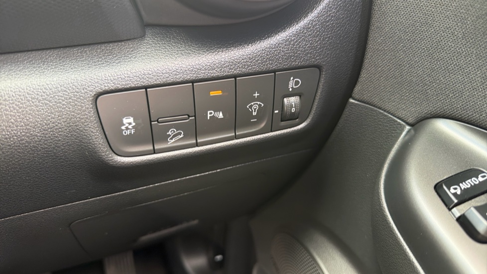 Hyundai KONA 1.0 TGDi 48V MHEV Premium 5dr Petrol Hatchback - Image 23