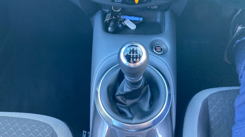 Nissan Juke 1.0 DiG-T 114 N-Connecta 5dr Petrol Hatchback - Image 13
