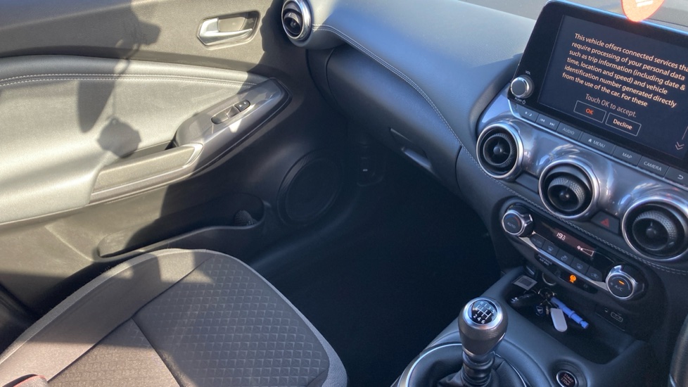 Nissan Juke 1.0 DiG-T 114 N-Connecta 5dr Petrol Hatchback - Image 14