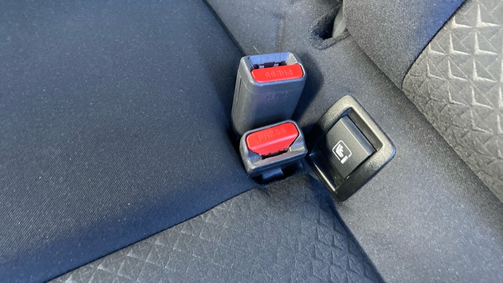 Nissan Juke 1.0 DiG-T 114 N-Connecta 5dr Petrol Hatchback - Image 17