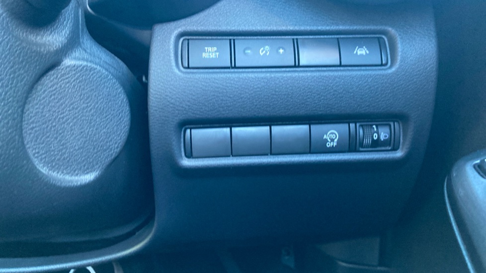 Nissan Juke 1.0 DiG-T 114 N-Connecta 5dr Petrol Hatchback - Image 23