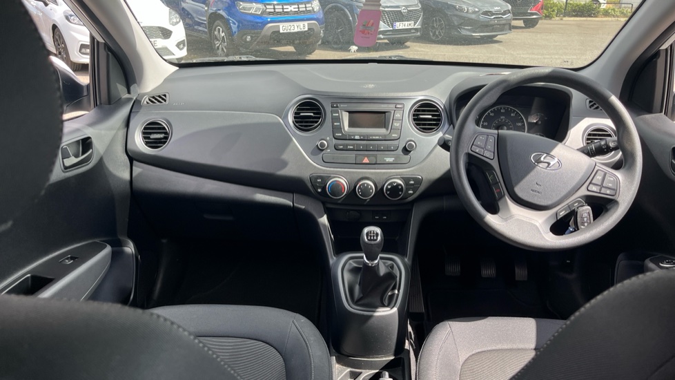 Hyundai i10 1.0 SE 5dr Petrol Hatchback - Image 10
