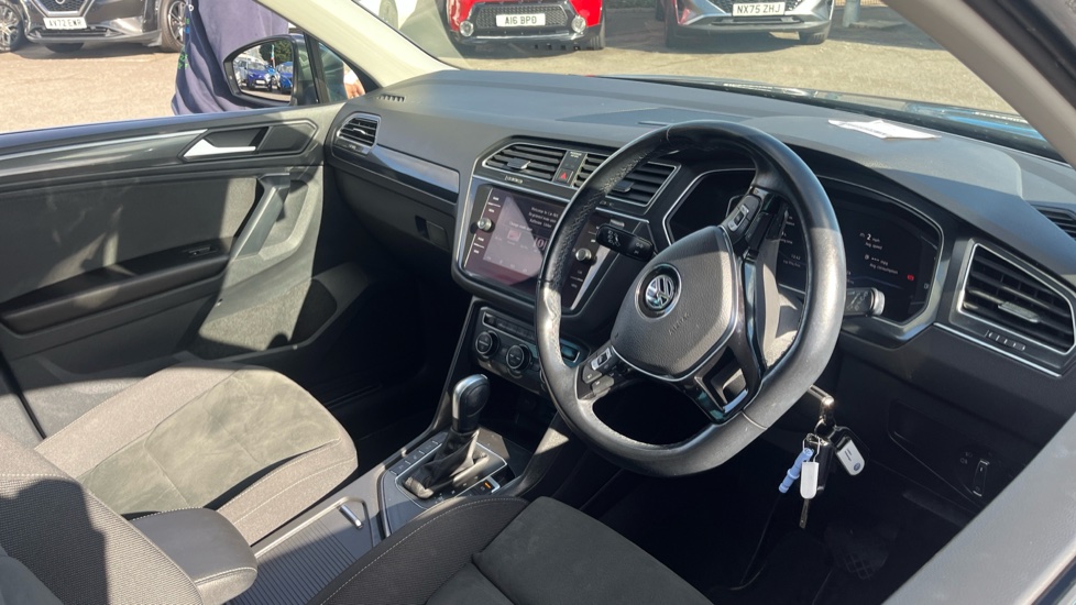 Volkswagen Tiguan 2.0 BiTDi 240 4Motion SEL 5dr DSG Diesel Estate - Image 11