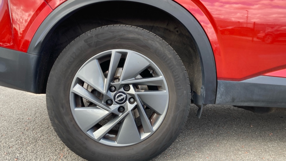 Nissan Qashqai 1.3 DiG-T MH 158 Acenta Premium 5dr Xtronic Petrol Hatchback - Image 7