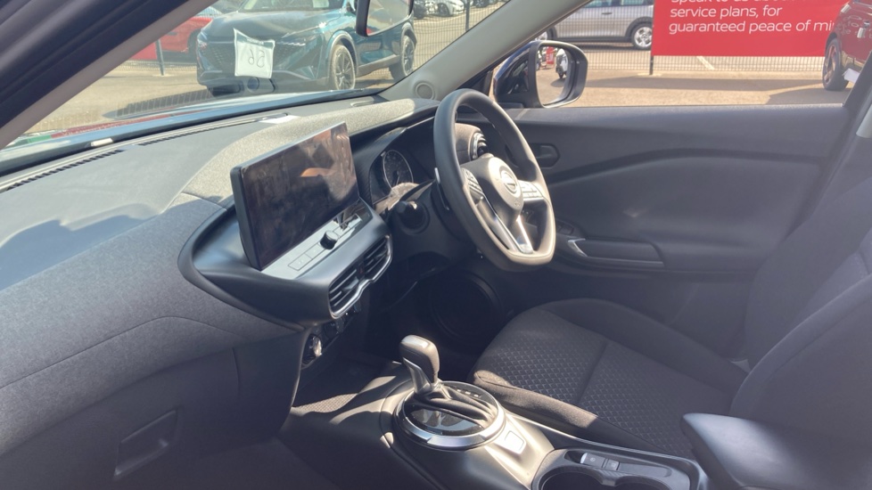 Nissan Juke 1.0 DiG-T Acenta Premium 5dr DCT Petrol Hatchback - Image 9