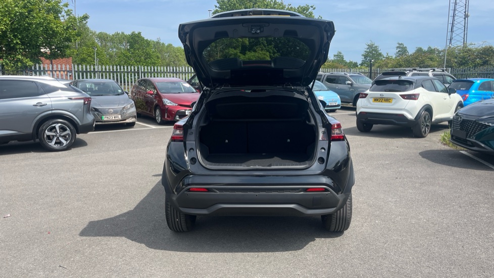 Nissan Juke 1.0 DiG-T N-Connecta 5dr Petrol Hatchback - Image 4