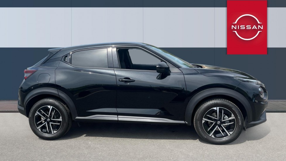 Nissan Juke 1.0 DiG-T N-Connecta 5dr Petrol Hatchback - Image 5