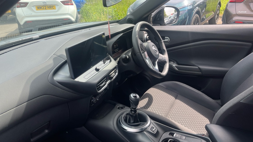Nissan Juke 1.0 DiG-T N-Connecta 5dr Petrol Hatchback - Image 9