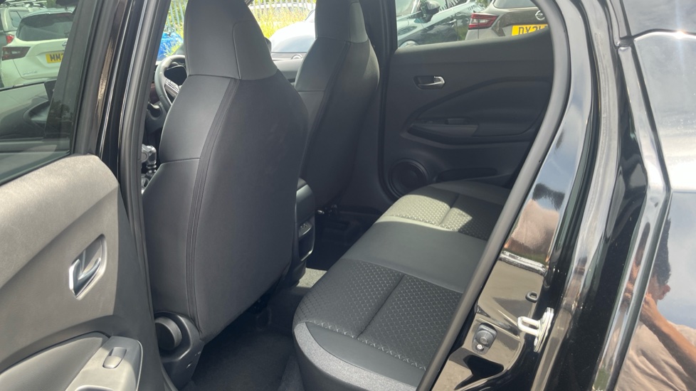 Nissan Juke 1.0 DiG-T N-Connecta 5dr Petrol Hatchback - Image 16
